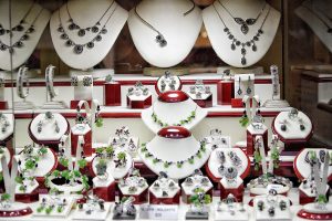 Top Pawn Shops for Jewelry in St. Louis - Highest Payouts Available